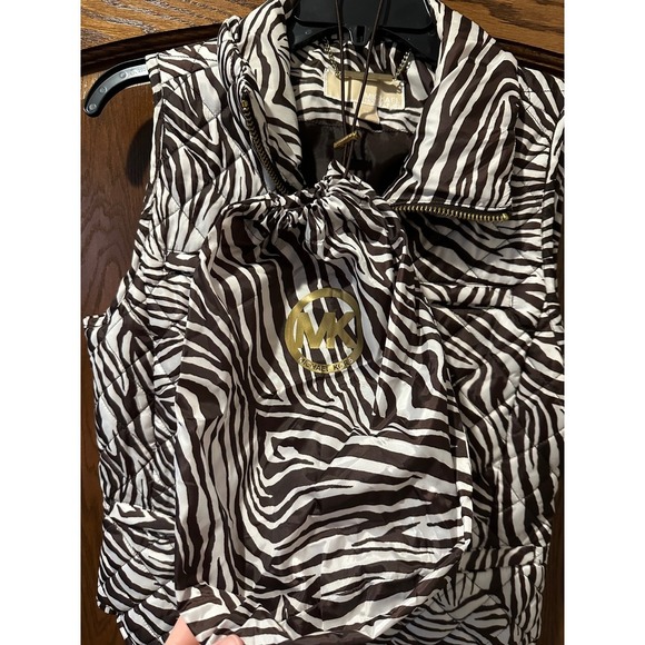 Michael Kors Kendall Chocolate Zebra Print packable vest - Picture 4 of 6
